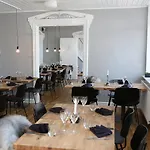 瑞博格酒店 比隆