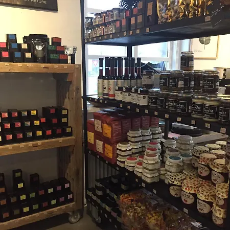 瑞博格酒店 比隆